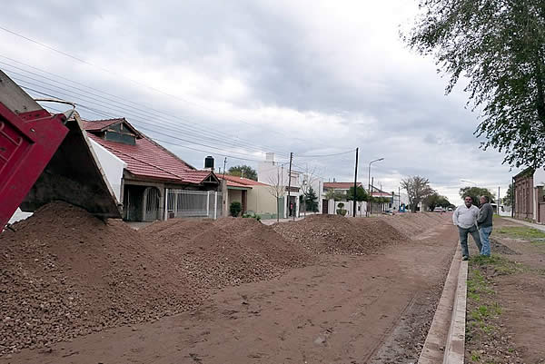 Renovación de cordones y realización de asfalto